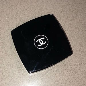 CHANEL “In love” powder blush